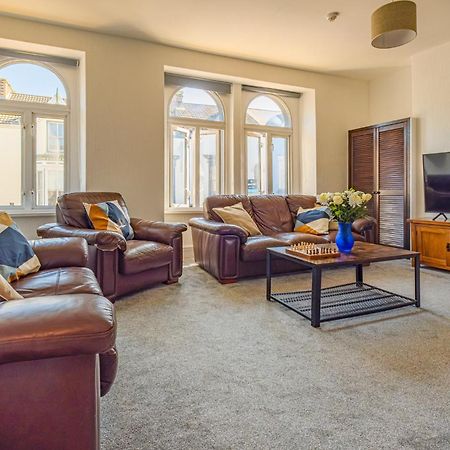 Castleview Coastal Comfort With 2 Parking Spaces Oystermouth 외부 사진