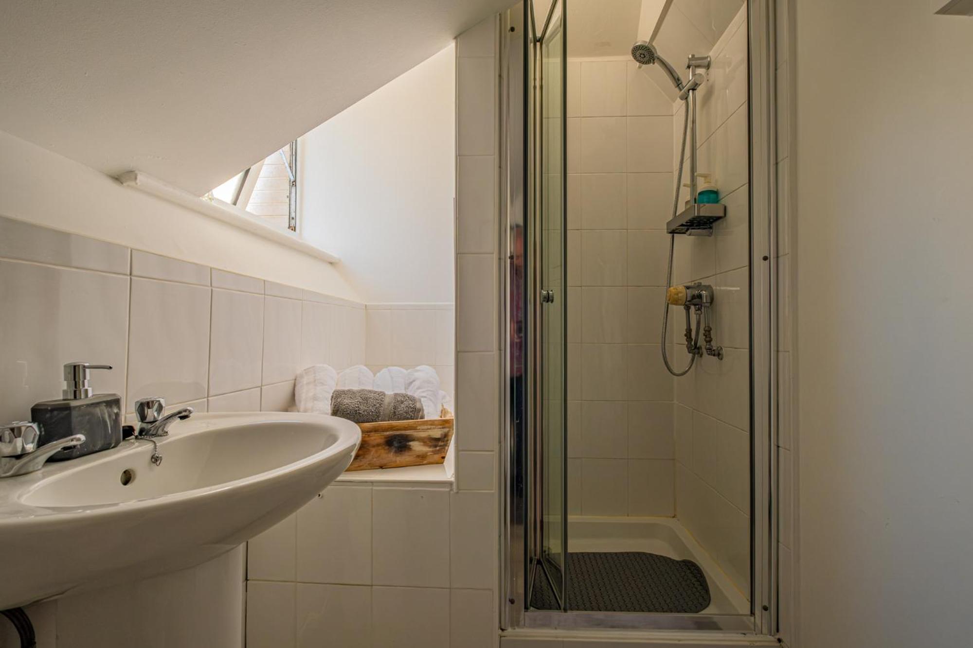 Castleview Coastal Comfort With 2 Parking Spaces Oystermouth 외부 사진