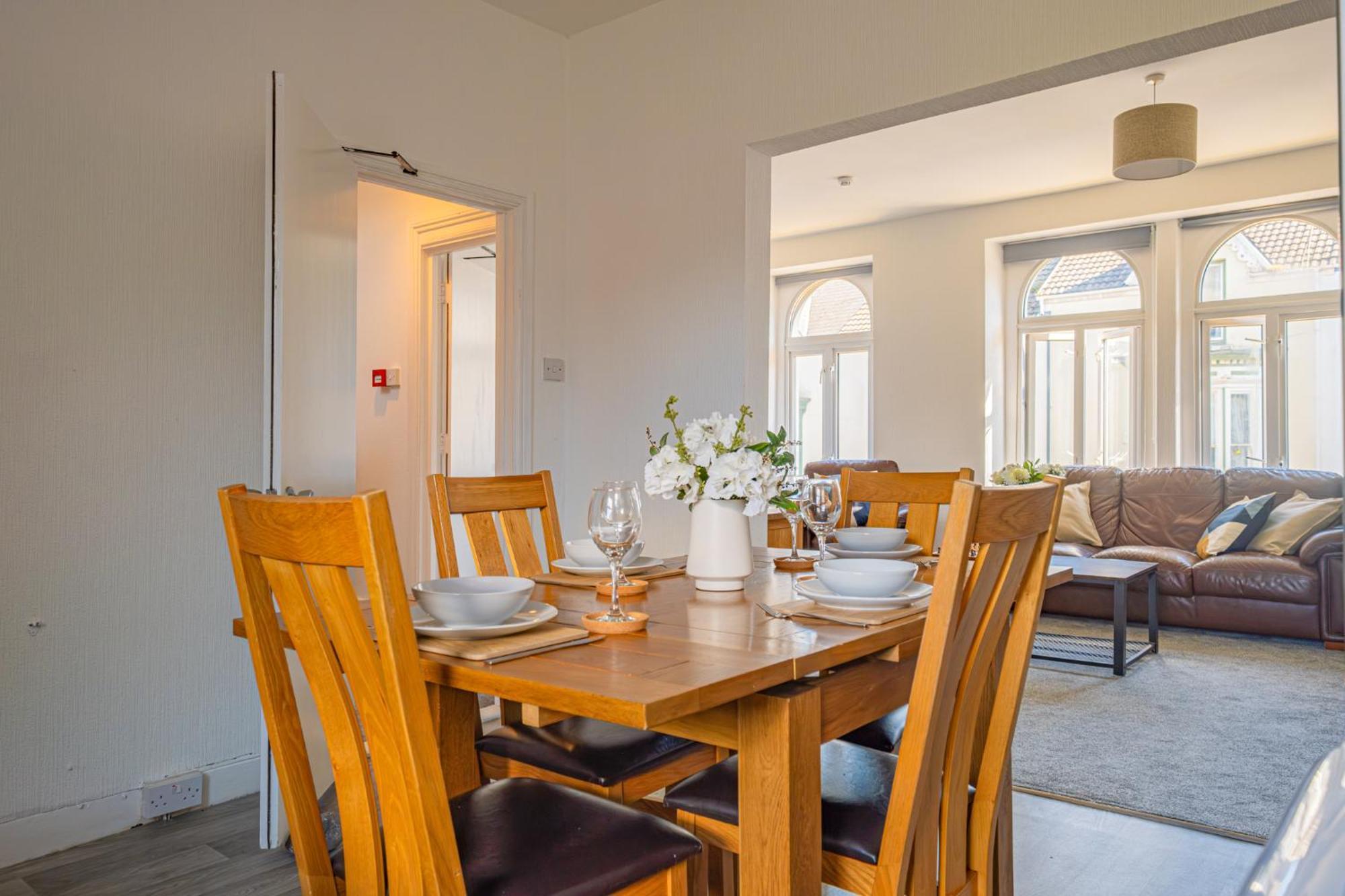 Castleview Coastal Comfort With 2 Parking Spaces Oystermouth 외부 사진