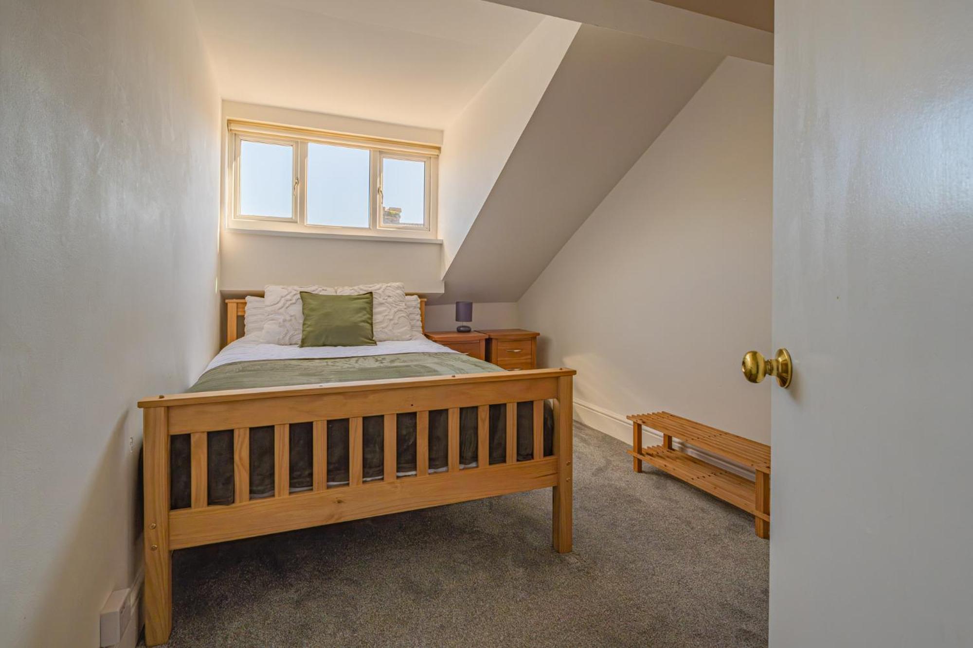 Castleview Coastal Comfort With 2 Parking Spaces Oystermouth 외부 사진