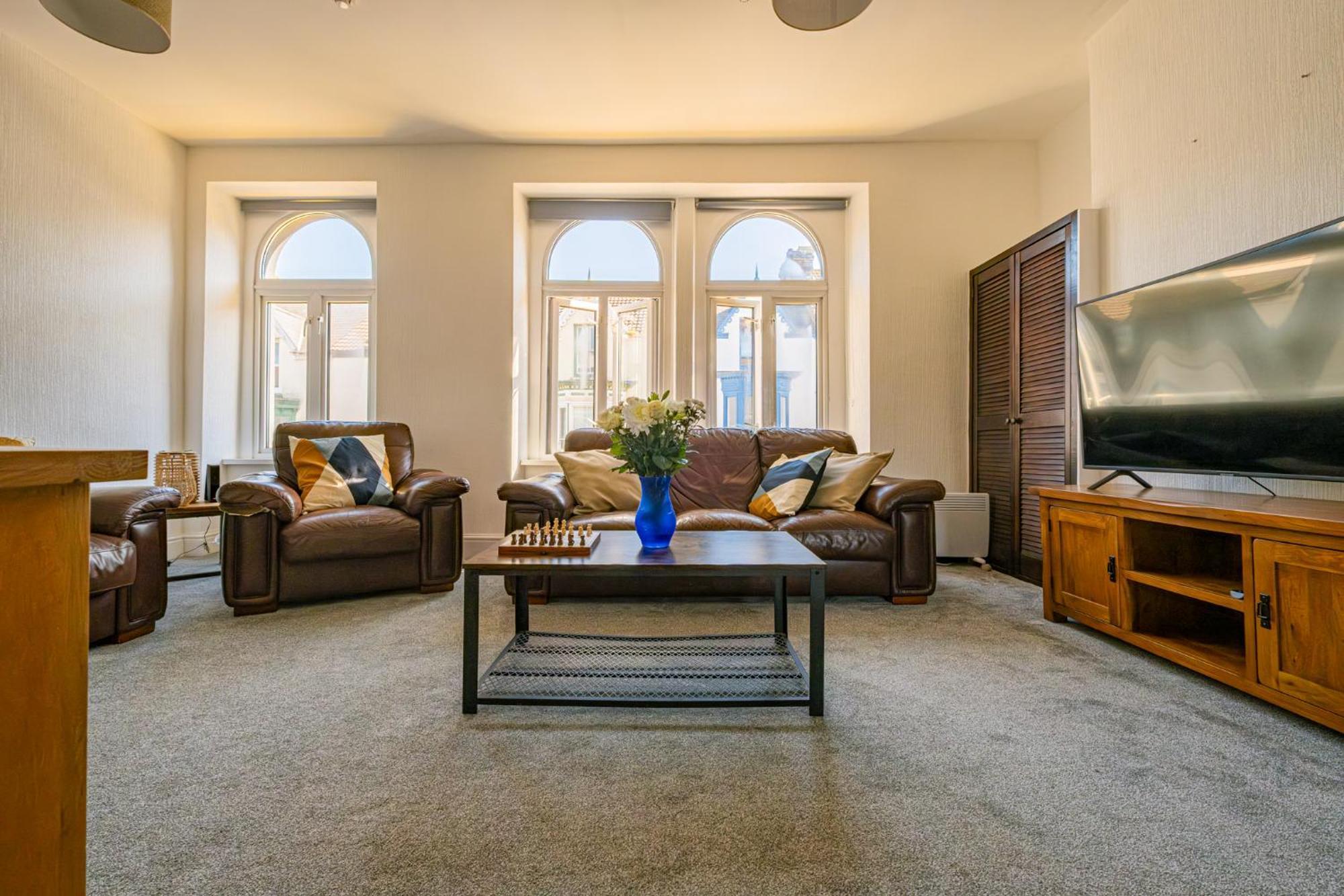 Castleview Coastal Comfort With 2 Parking Spaces Oystermouth 외부 사진